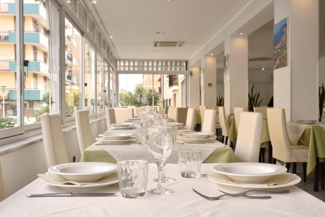 Ristorante La Marina Mhotelsgroup Hotel San Bartolomeo Al Mare