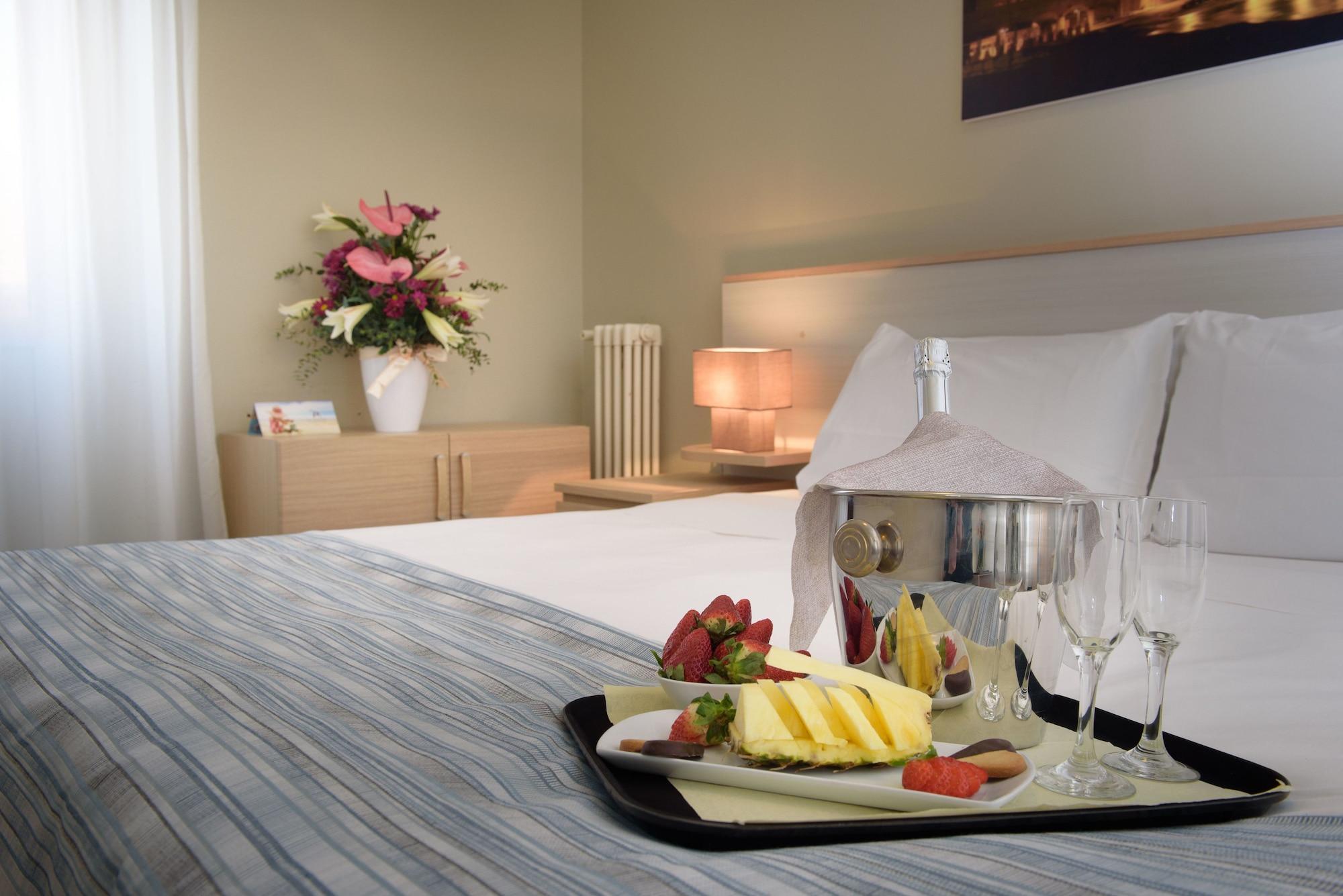 Ristorante La Marina Mhotelsgroup Hotel San Bartolomeo Al Mare